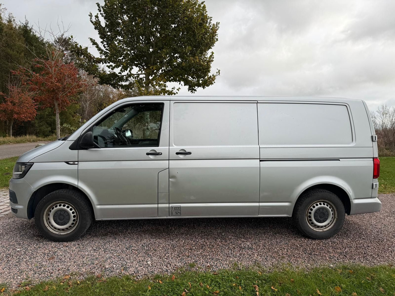 Volkswagen T6 Transporter Kasten lang - Пътнически бус: снимка 2 Volkswagen T6 Transporter Kasten lang - Пътнически бус: снимка 2