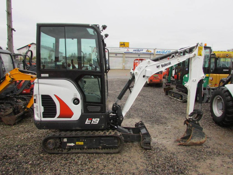Bobcat E 19 Minibagger 22.500 EUR - Мини багер: снимка 3 Bobcat E 19 Minibagger 22.500 EUR - Мини багер: снимка 3