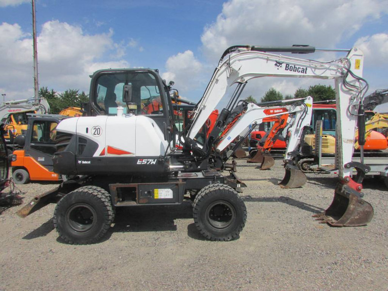 Bobcat E 57 W - Колесен багер: снимка 1 Bobcat E 57 W - Колесен багер: снимка 1