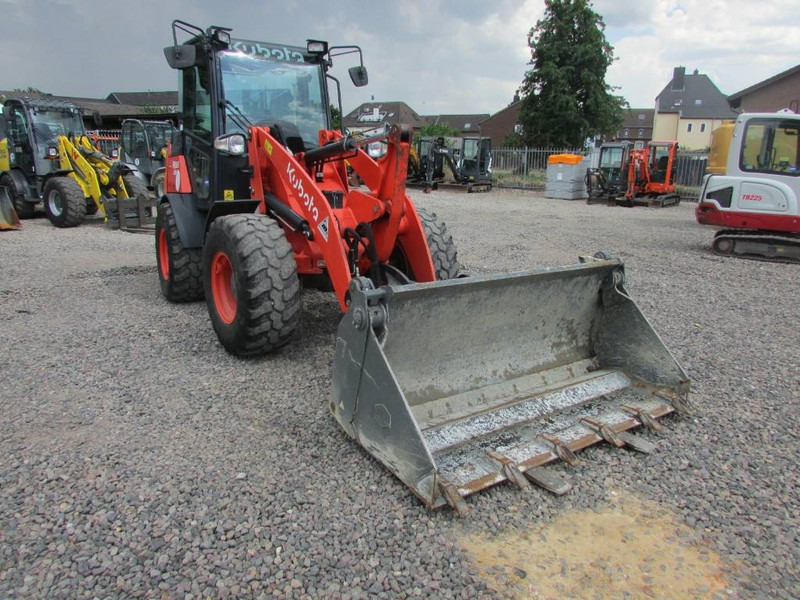 Kubota R 065 Radlader 31.000 EUR - Колесен товарач: снимка 4 Kubota R 065 Radlader 31.000 EUR - Колесен товарач: снимка 4