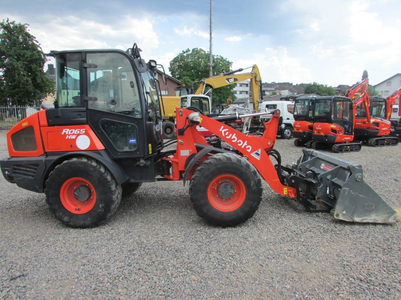 Kubota R 065 Radlader 31.000 EUR - Колесен товарач: снимка 5 Kubota R 065 Radlader 31.000 EUR - Колесен товарач: снимка 5