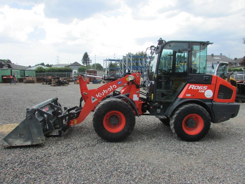 Kubota R 065 Radlader 31.000 EUR - Колесен товарач: снимка 1 Kubota R 065 Radlader 31.000 EUR - Колесен товарач: снимка 1