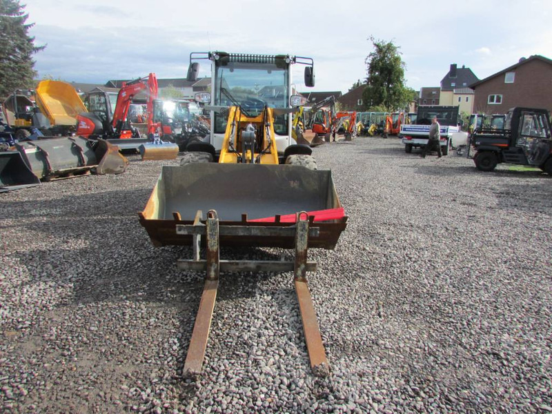 Liebherr L 506 Compact Radlader 46.500 EUR netto L506C - Колесен товарач: снимка 5 Liebherr L 506 Compact Radlader 46.500 EUR netto L506C - Колесен товарач: снимка 5