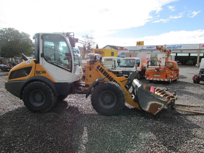 Liebherr L 506 Compact Radlader 46.500 EUR netto L506C - Колесен товарач: снимка 1 Liebherr L 506 Compact Radlader 46.500 EUR netto L506C - Колесен товарач: снимка 1