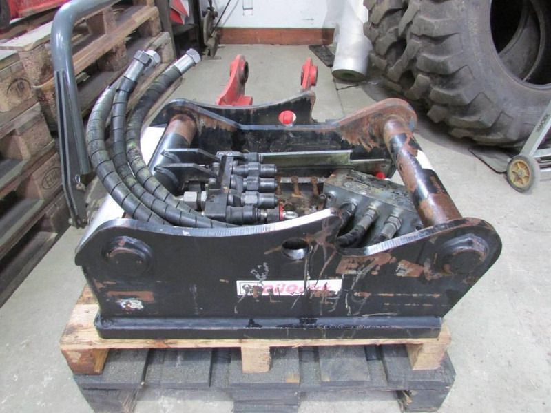 OilQuick OQ 65 Adapterplatte 2.900 EUR - Прикачен инвентар за Строителна техника: снимка 1 OilQuick OQ 65 Adapterplatte 2.900 EUR - Прикачен инвентар за Строителна техника: снимка 1