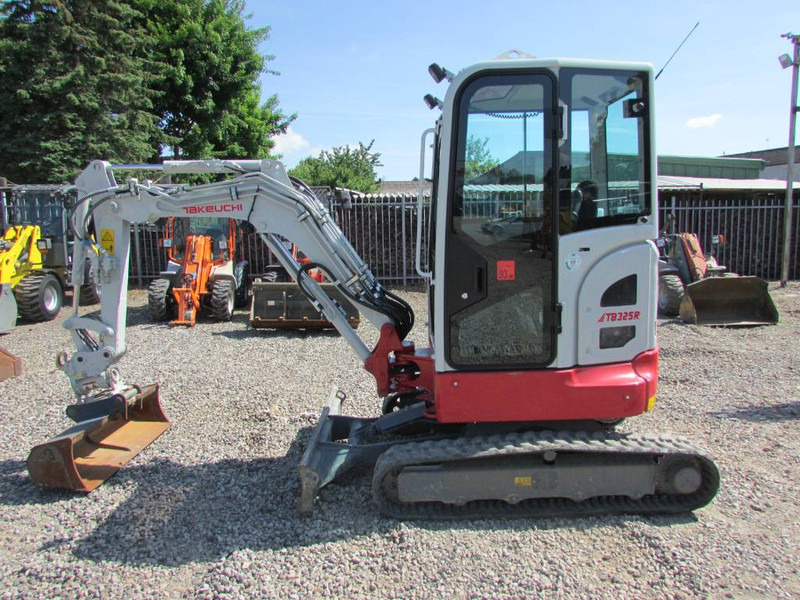 Takeuchi TB 325 R Minibagger 34.500 EUR - Мини багер: снимка 1 Takeuchi TB 325 R Minibagger 34.500 EUR - Мини багер: снимка 1