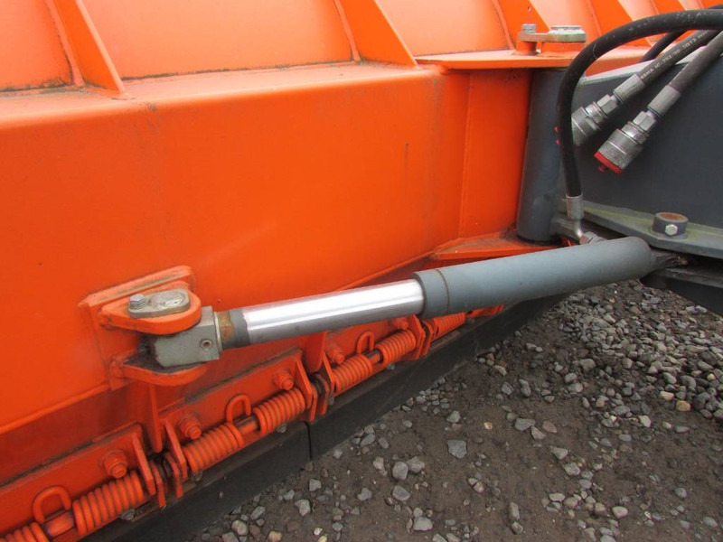 Tuchel SF 275 Schneeschild / 3.300 EUR / Top Zustand - Гребло за сняг за Строителна техника: снимка 3 Tuchel SF 275 Schneeschild / 3.300 EUR / Top Zustand - Гребло за сняг за Строителна техника: снимка 3