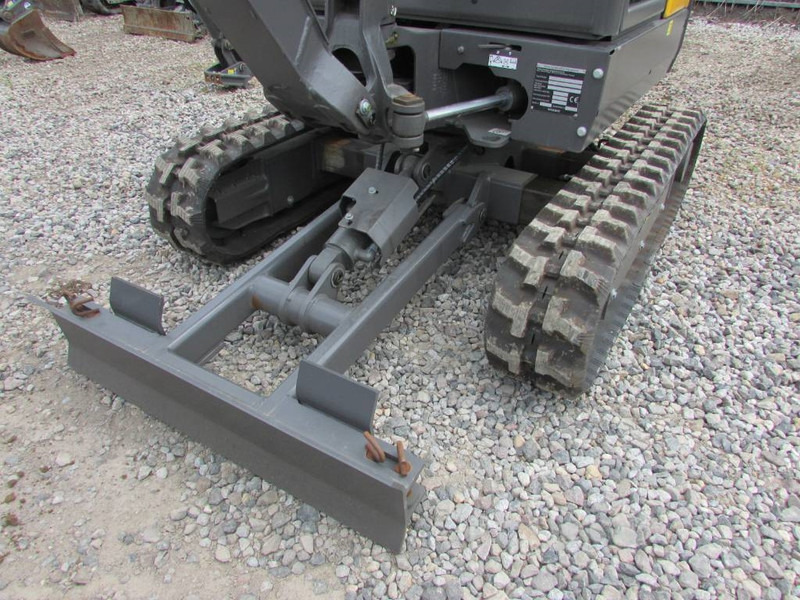 Volvo EC 18 E Minibagger 23.500 EUR - Мини багер: снимка 3 Volvo EC 18 E Minibagger 23.500 EUR - Мини багер: снимка 3