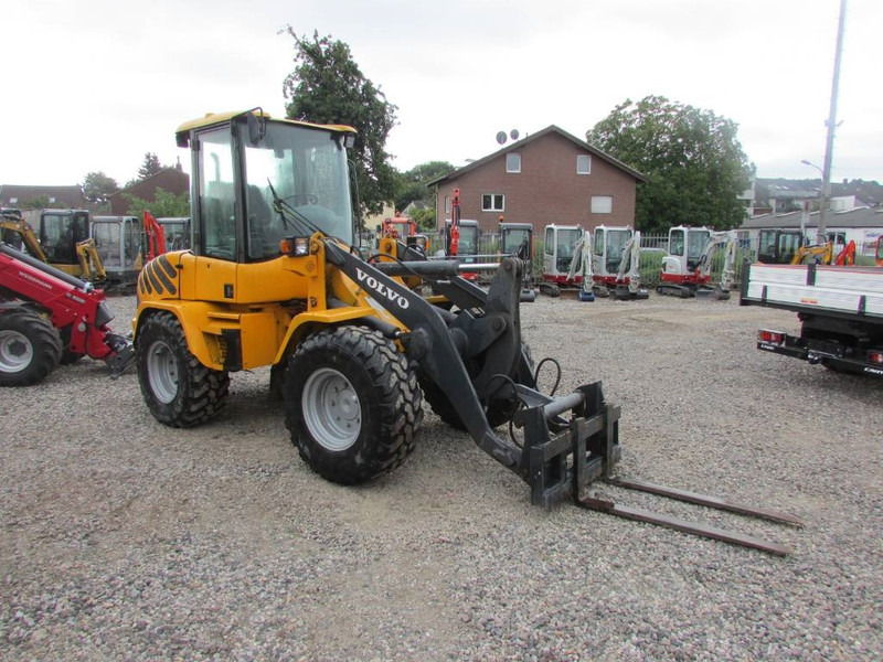 Volvo L 35 B-Z Radlader 16.000 EUR - Колесен товарач: снимка 4 Volvo L 35 B-Z Radlader 16.000 EUR - Колесен товарач: снимка 4