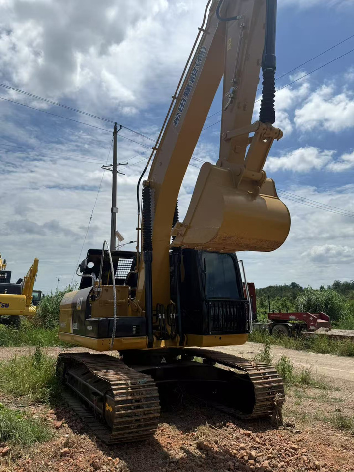 CAT 320D2 - Верижен багер: снимка 3 CAT 320D2 - Верижен багер: снимка 3