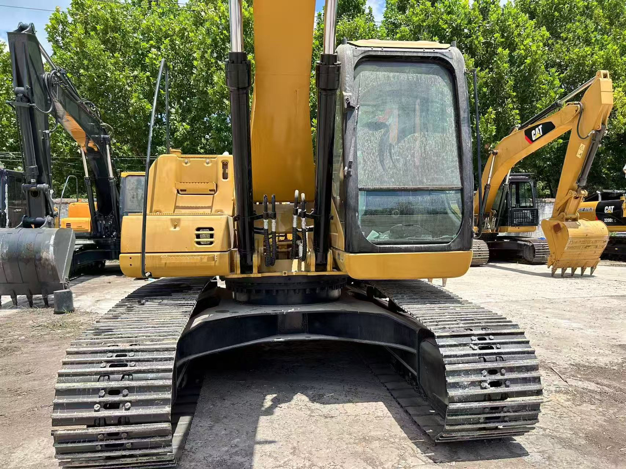 CATERPILLAR 320CL - Верижен багер: снимка 4 CATERPILLAR 320CL - Верижен багер: снимка 4