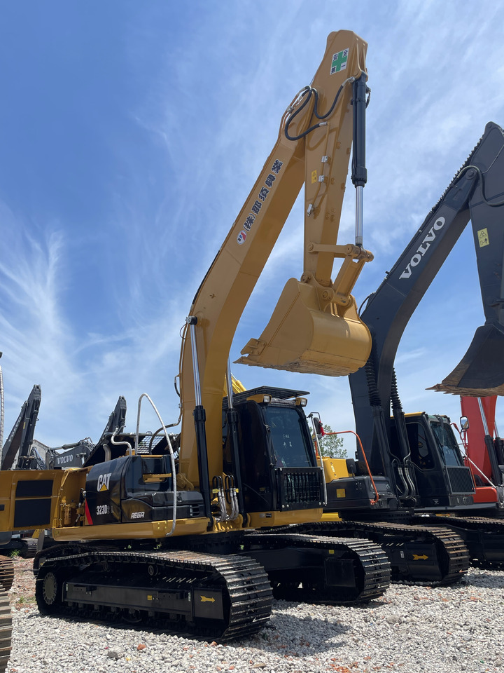 CATERPILLAR 323D2 - Верижен багер: снимка 2 CATERPILLAR 323D2 - Верижен багер: снимка 2