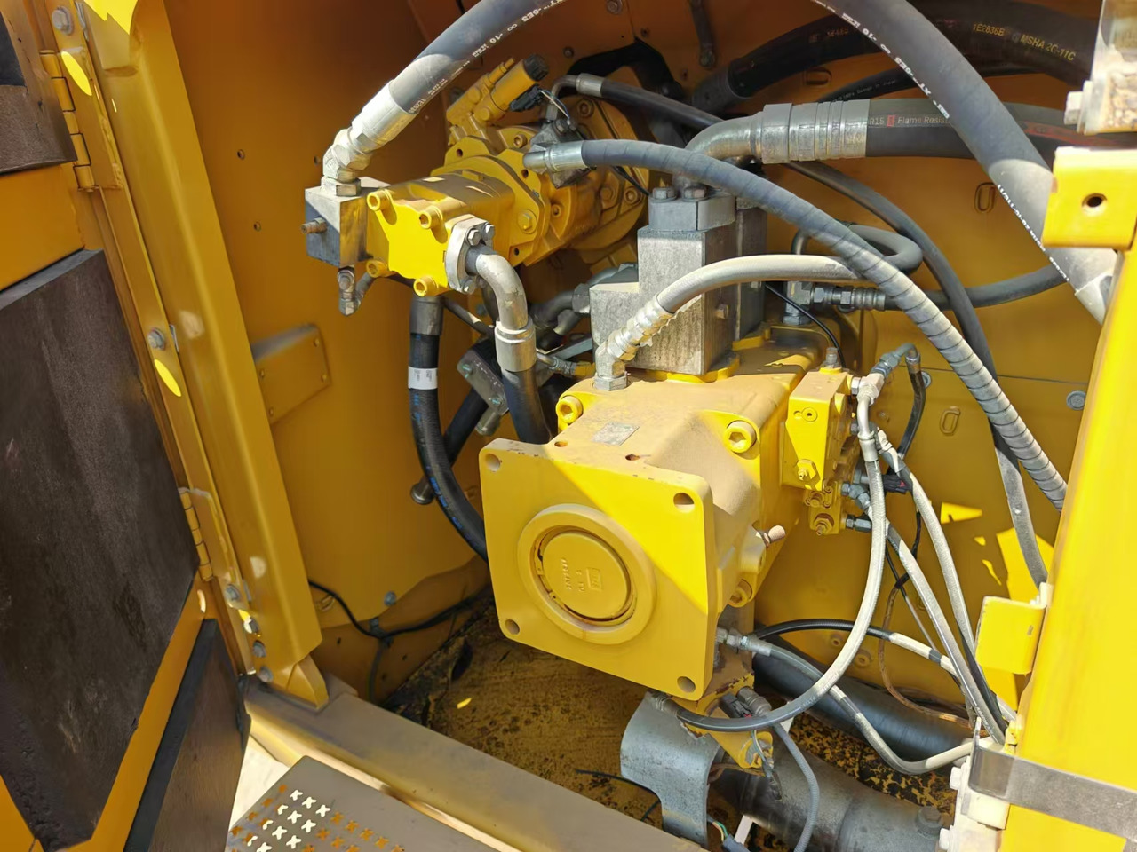 CATERPILLAR 374DL - Верижен багер: снимка 4 CATERPILLAR 374DL - Верижен багер: снимка 4