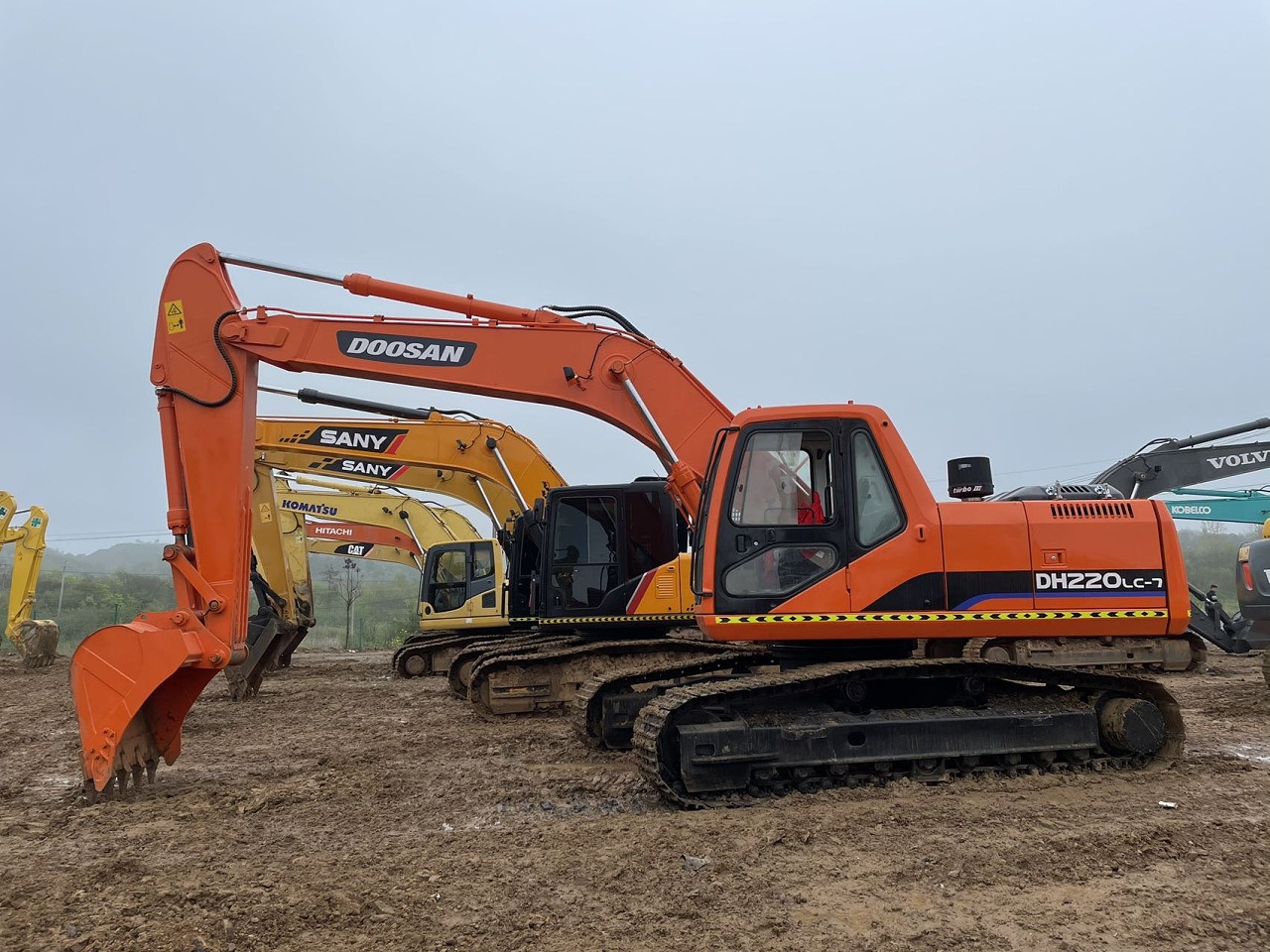 DOOSAN DH220 - Верижен багер: снимка 1 DOOSAN DH220 - Верижен багер: снимка 1