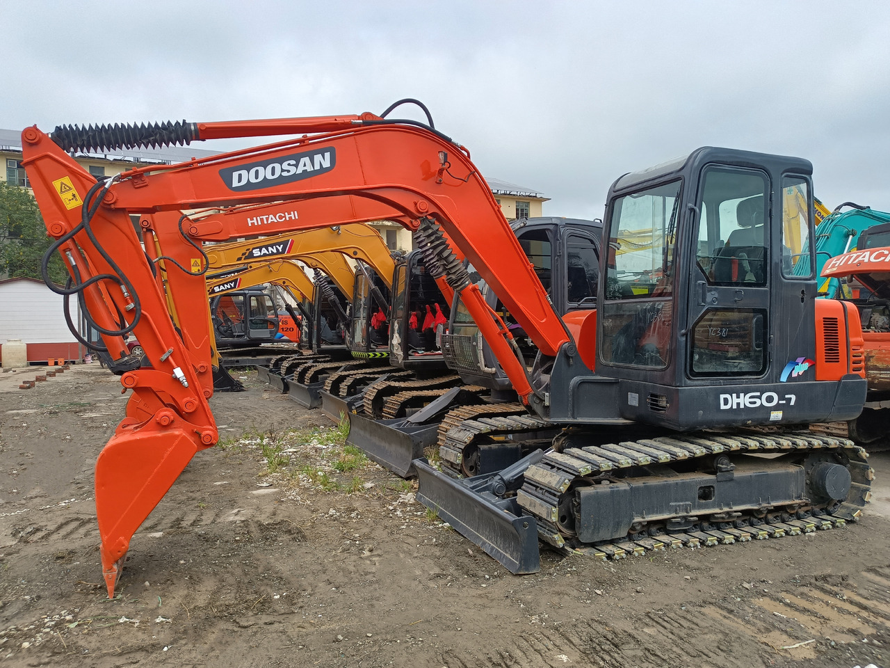 DOOSAN DH60-7 - Верижен багер: снимка 1 DOOSAN DH60-7 - Верижен багер: снимка 1