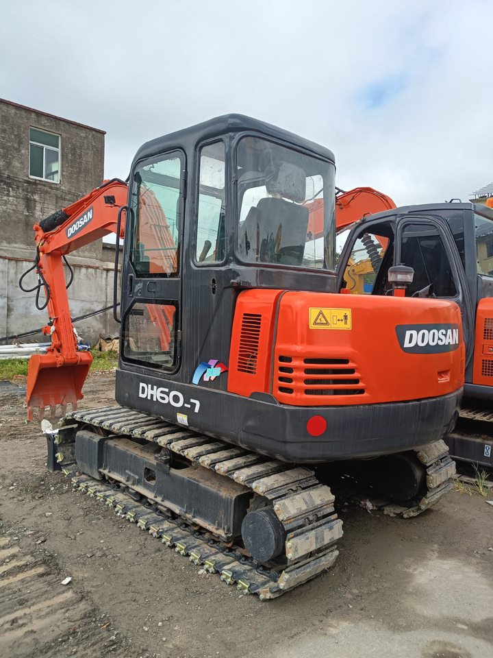 DOOSAN DH60-7 - Верижен багер: снимка 4 DOOSAN DH60-7 - Верижен багер: снимка 4
