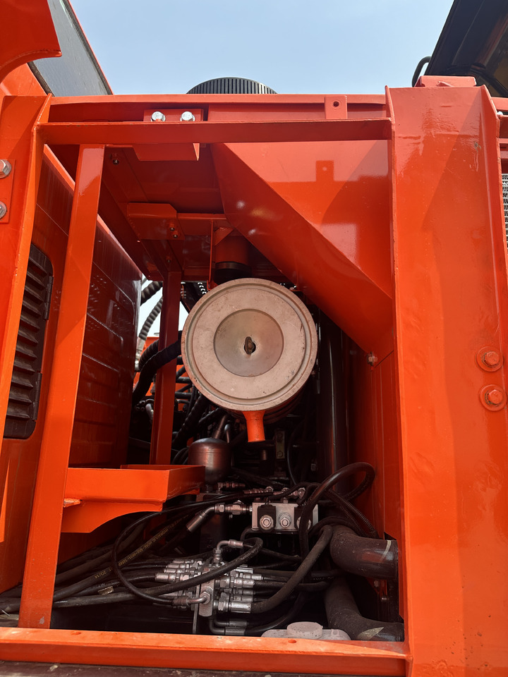 DOOSAN DX225LC-9C - Верижен багер: снимка 4 DOOSAN DX225LC-9C - Верижен багер: снимка 4