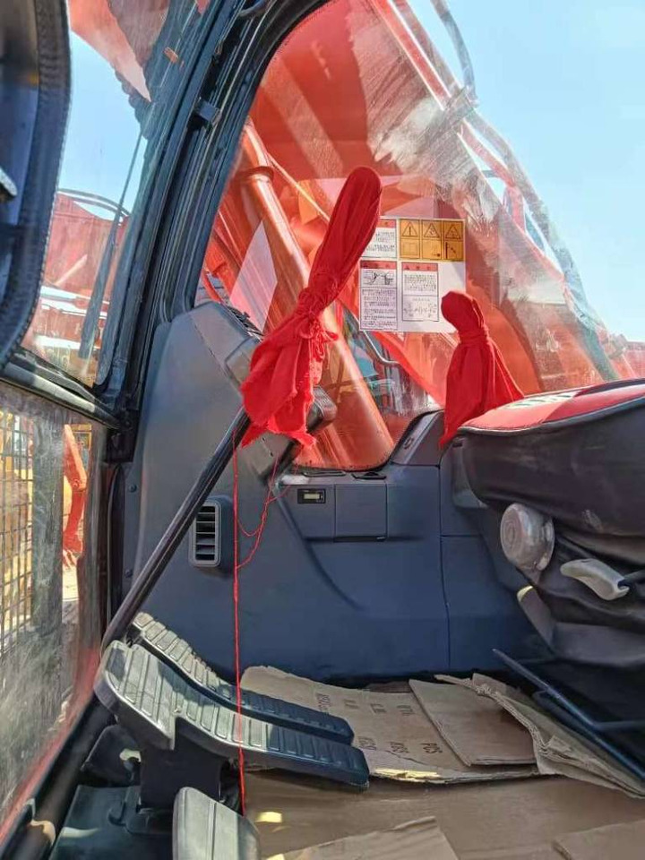 Верижен багер Doosan DX150: снимка 9