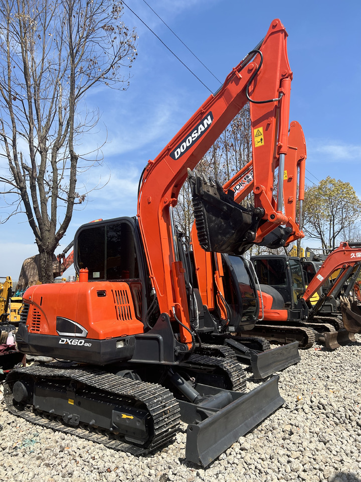 Doosan DX60 - Мини багер: снимка 1 Doosan DX60 - Мини багер: снимка 1