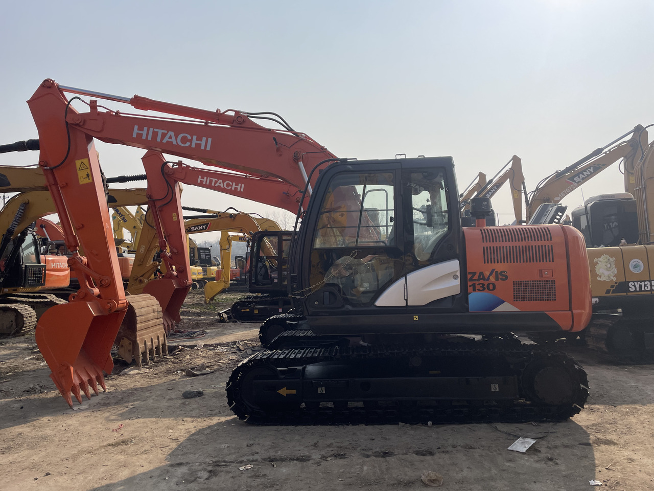 HITACHI ZX130 - Верижен багер: снимка 1 HITACHI ZX130 - Верижен багер: снимка 1