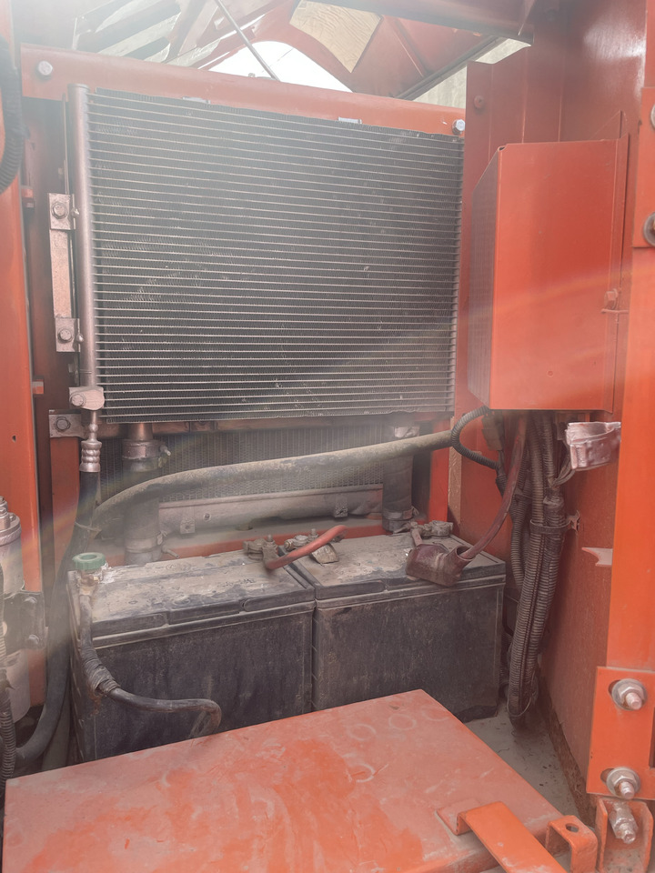 HITACHI ZX80 - Верижен багер: снимка 5 HITACHI ZX80 - Верижен багер: снимка 5