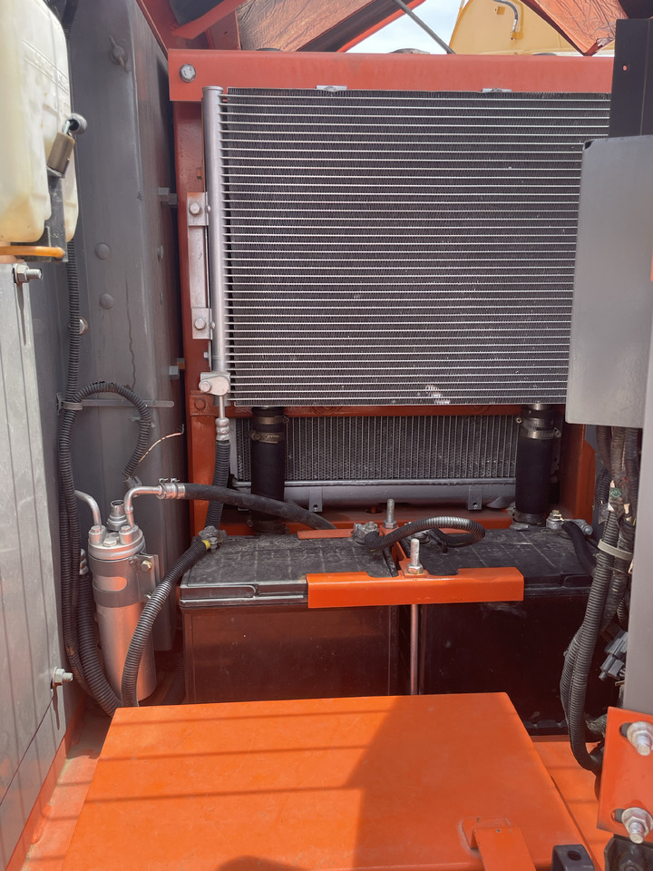 Hitachi ZX 70 - Верижен багер: снимка 5 Hitachi ZX 70 - Верижен багер: снимка 5