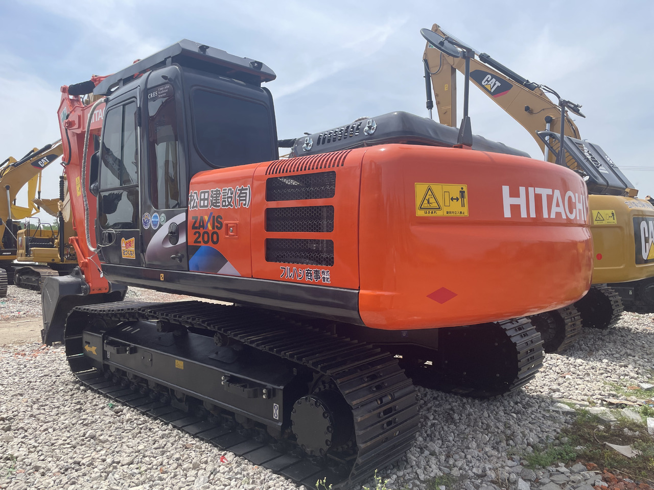 Hitachi ZX200 - Верижен багер: снимка 1 Hitachi ZX200 - Верижен багер: снимка 1
