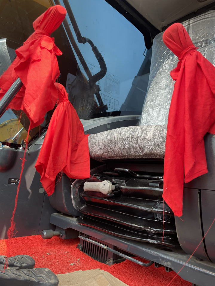 Hyundai R220LC-9S - Верижен багер: снимка 4 Hyundai R220LC-9S - Верижен багер: снимка 4