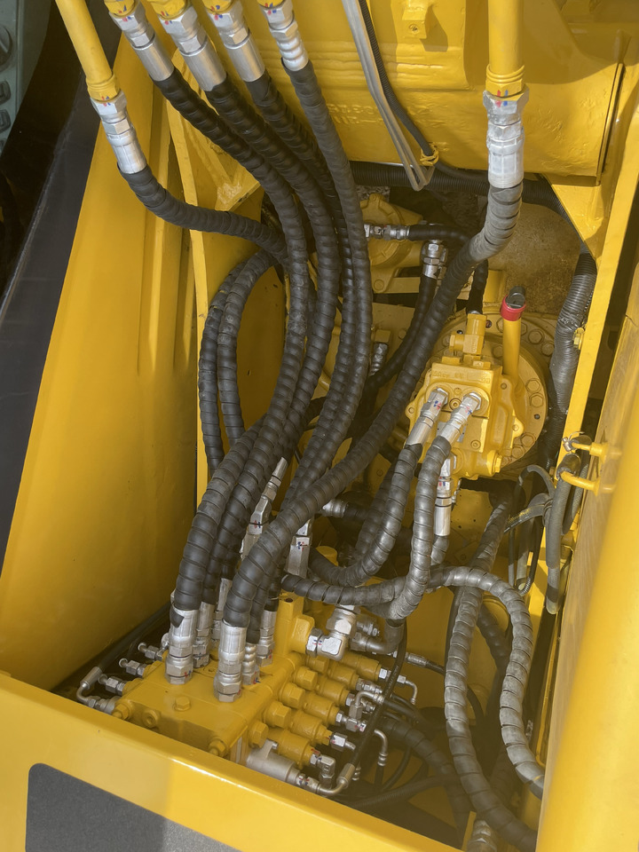 KOMATSU PC 130-7 - Мини багер: снимка 4 KOMATSU PC 130-7 - Мини багер: снимка 4