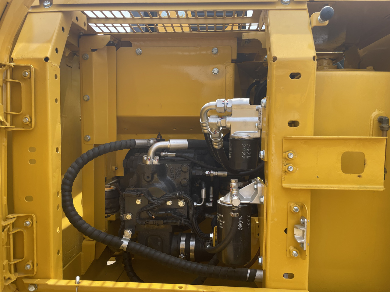 Мини багер KOMATSU PC 130-7: снимка 9