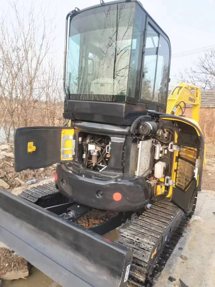 KOMATSU PC 35 MR - Мини багер: снимка 4 KOMATSU PC 35 MR - Мини багер: снимка 4