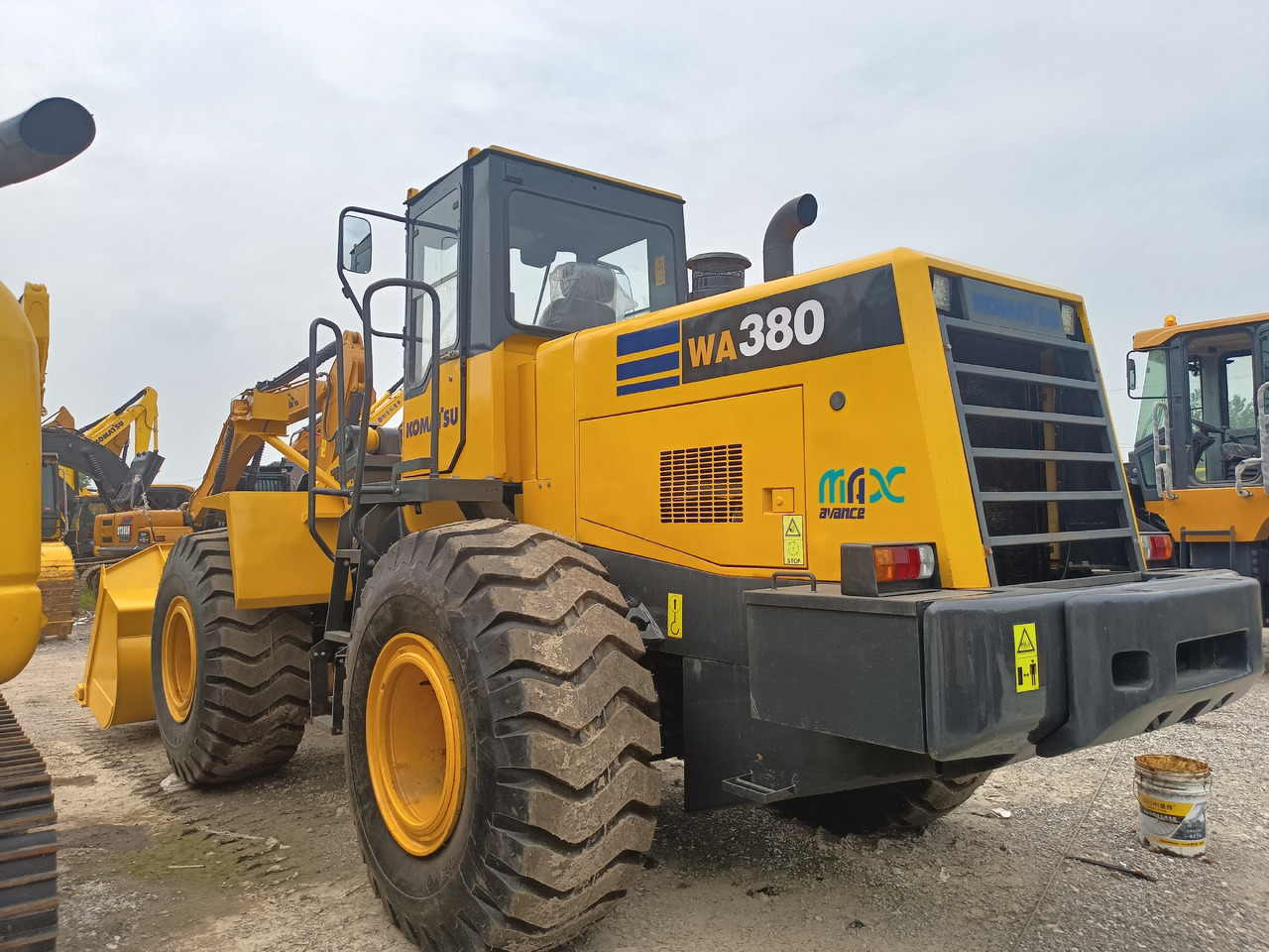 KOMATSU WA380-3 - Колесен товарач: снимка 3 KOMATSU WA380-3 - Колесен товарач: снимка 3