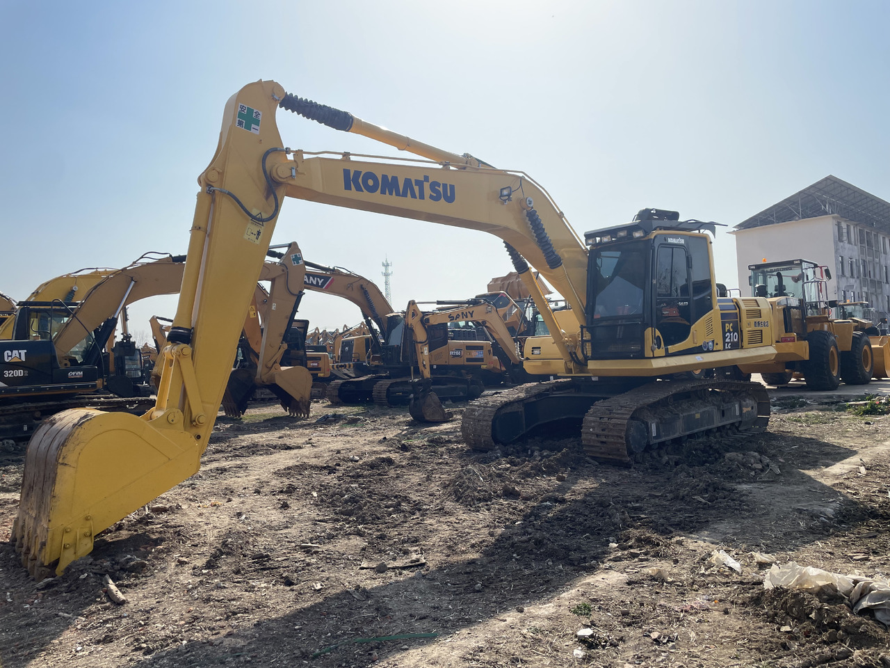 Komatsu PC 210LC - Верижен багер: снимка 3 Komatsu PC 210LC - Верижен багер: снимка 3