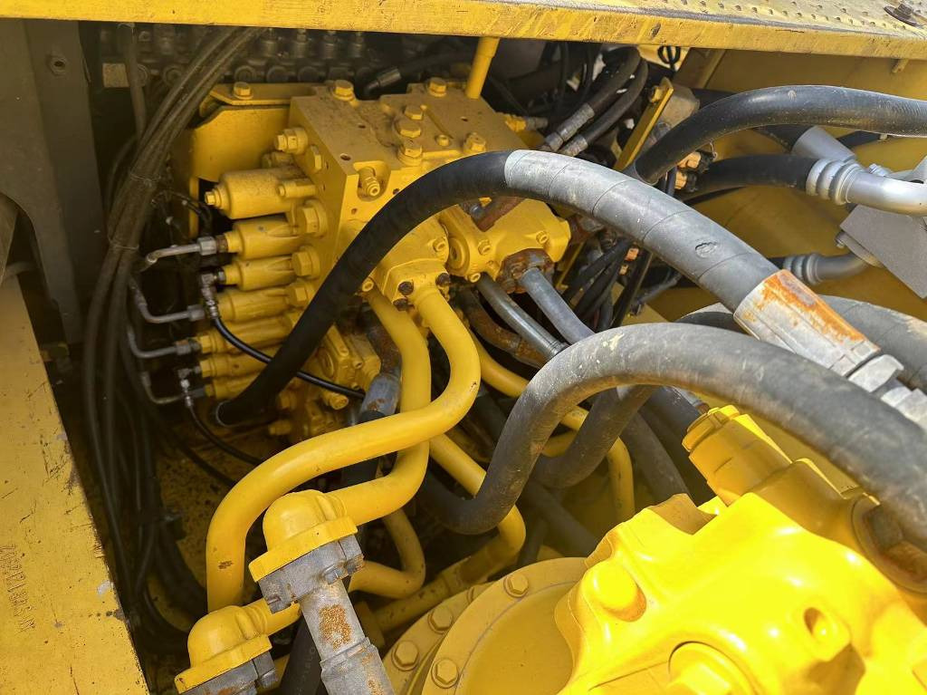 Верижен багер Komatsu PC 400-8: снимка 7