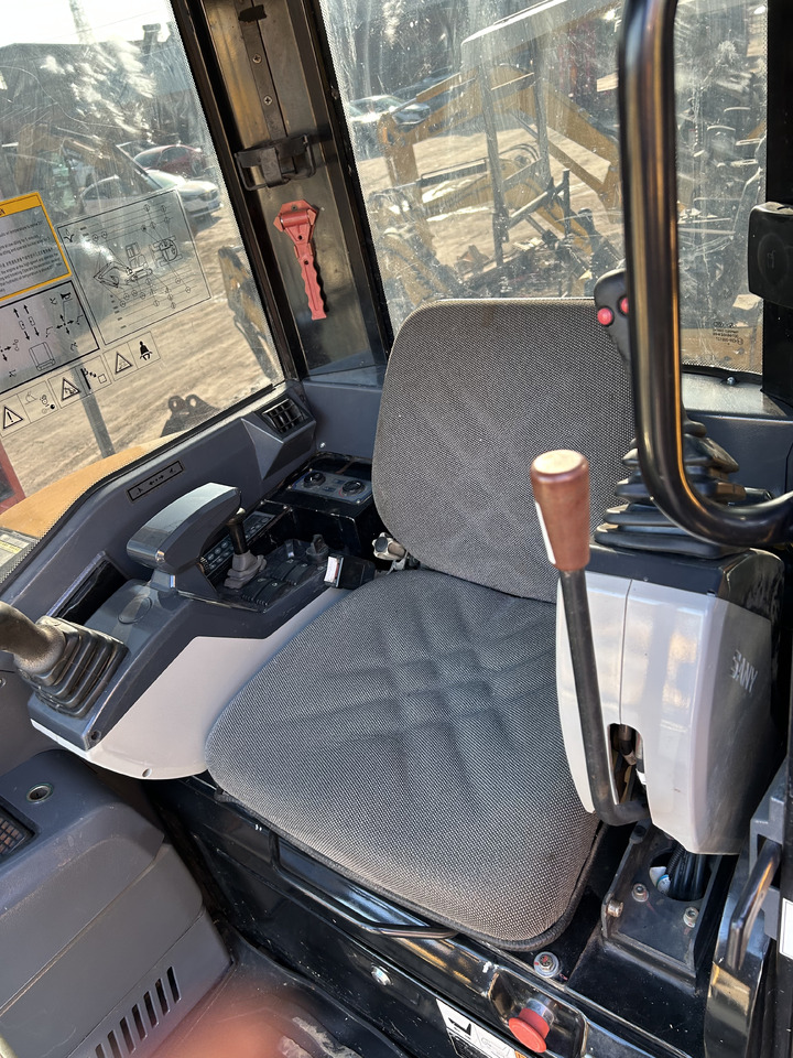 Мини багер SANY SY35U: снимка 6