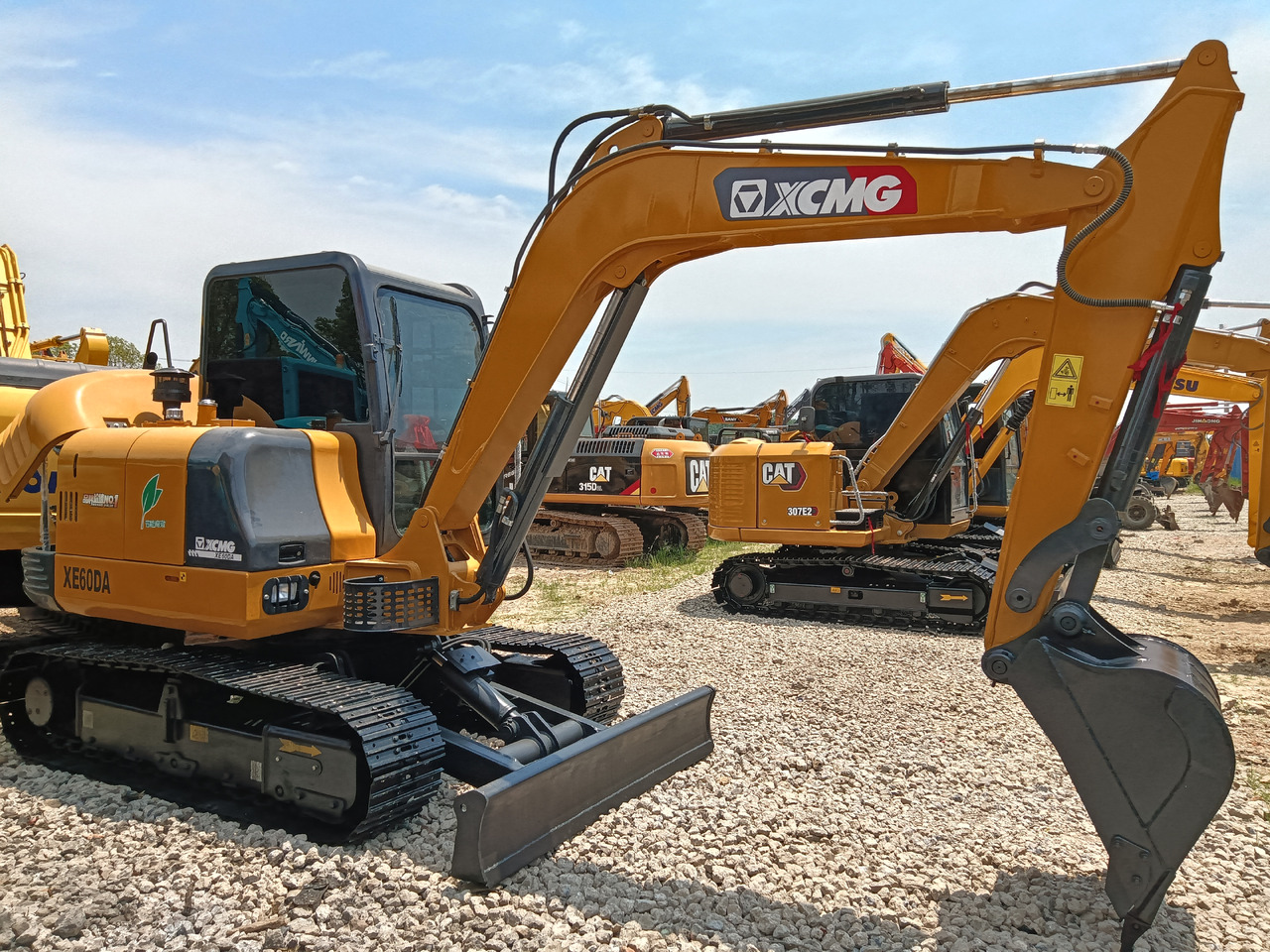 XCMG XE60DA - Мини багер: снимка 3 XCMG XE60DA - Мини багер: снимка 3