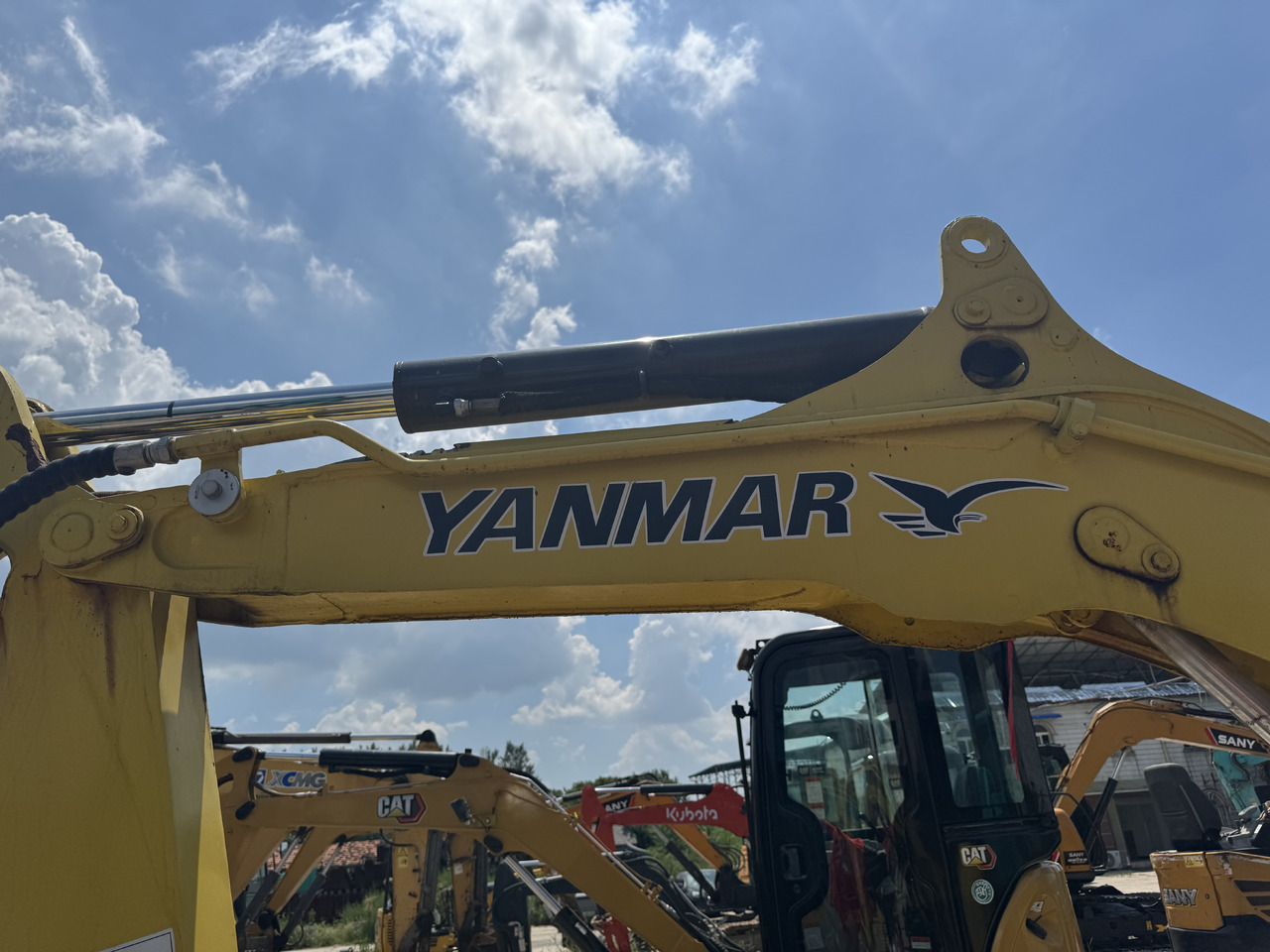 YANMAR VIO35-6 - Мини багер: снимка 3 YANMAR VIO35-6 - Мини багер: снимка 3