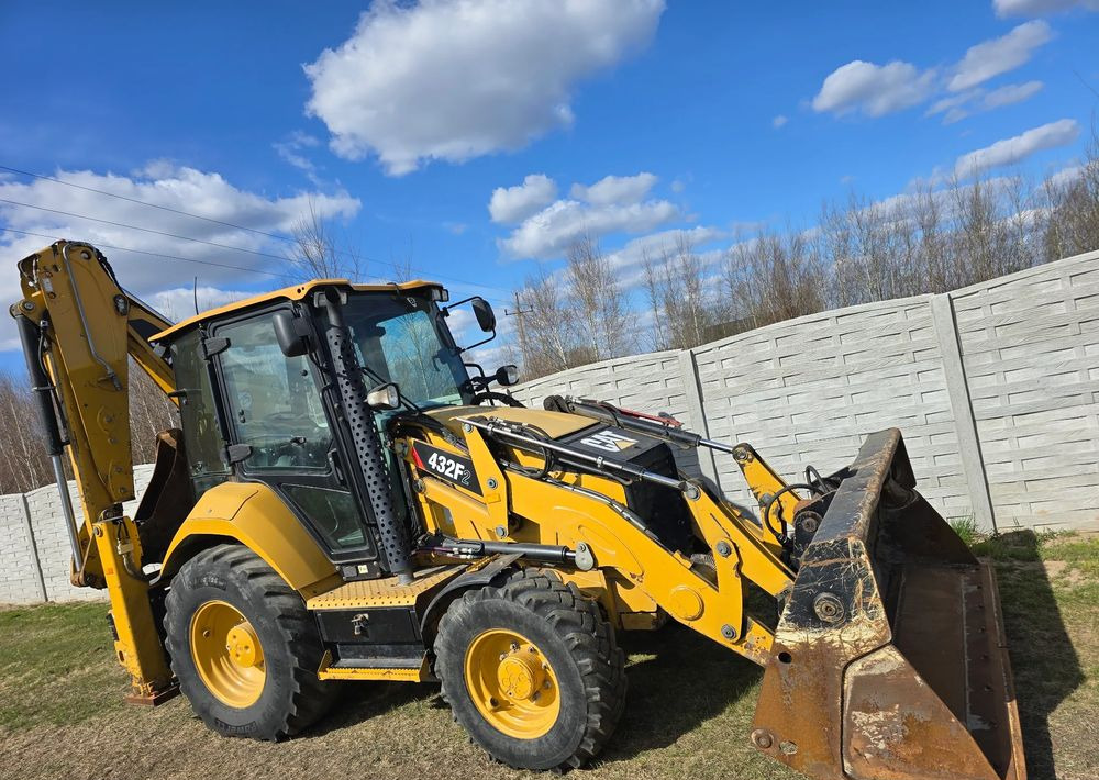 Caterpillar - Багер-товарач: снимка 2 Caterpillar - Багер-товарач: снимка 2