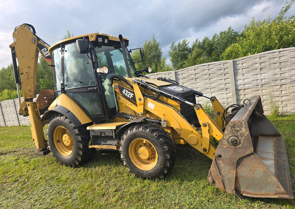 Caterpillar - Багер-товарач: снимка 2 Caterpillar - Багер-товарач: снимка 2