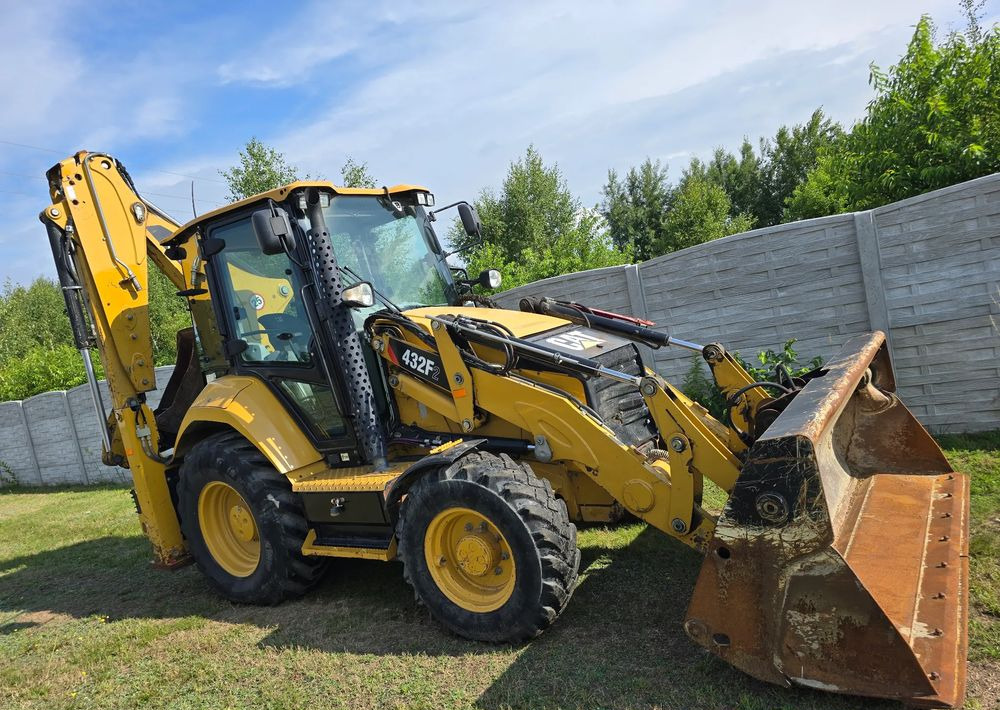 Caterpillar - Багер-товарач: снимка 2 Caterpillar - Багер-товарач: снимка 2