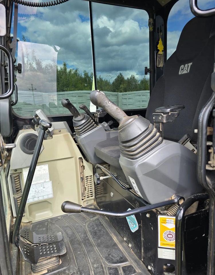 Caterpillar - Верижен багер: снимка 3 Caterpillar - Верижен багер: снимка 3