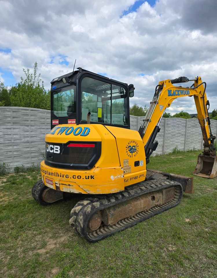 JCB - Верижен багер: снимка 2 JCB - Верижен багер: снимка 2