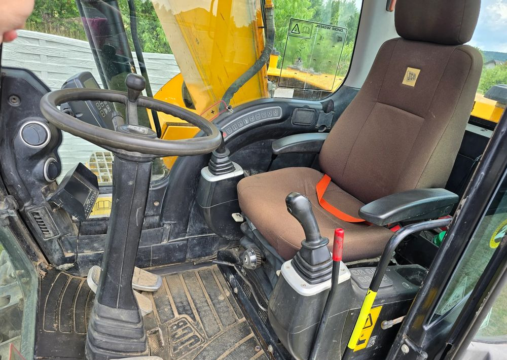 JCB - Колесен багер: снимка 3 JCB - Колесен багер: снимка 3