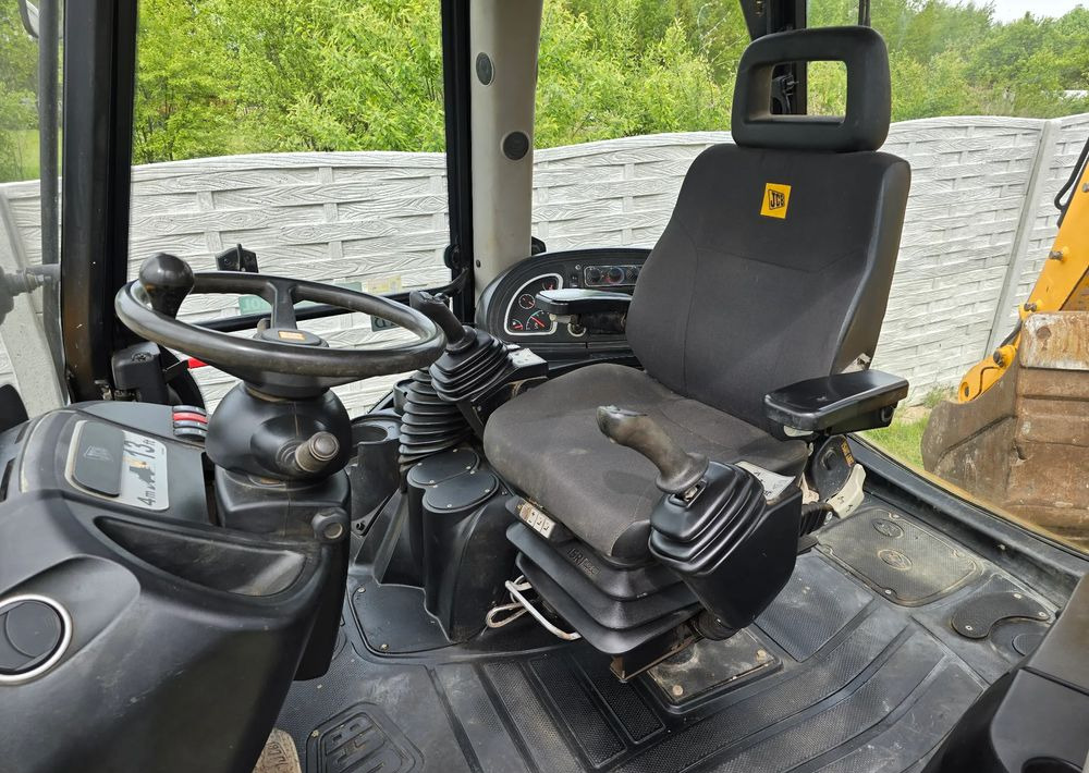 JCB - Багер-товарач: снимка 3 JCB - Багер-товарач: снимка 3