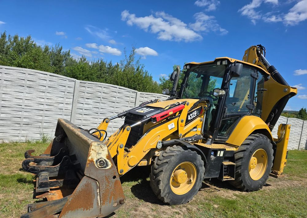 JCB - Багер-товарач: снимка 1 JCB - Багер-товарач: снимка 1