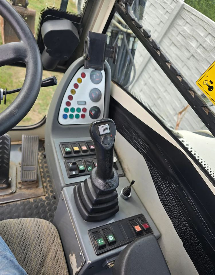 Terex - Колесен багер: снимка 3 Terex - Колесен багер: снимка 3