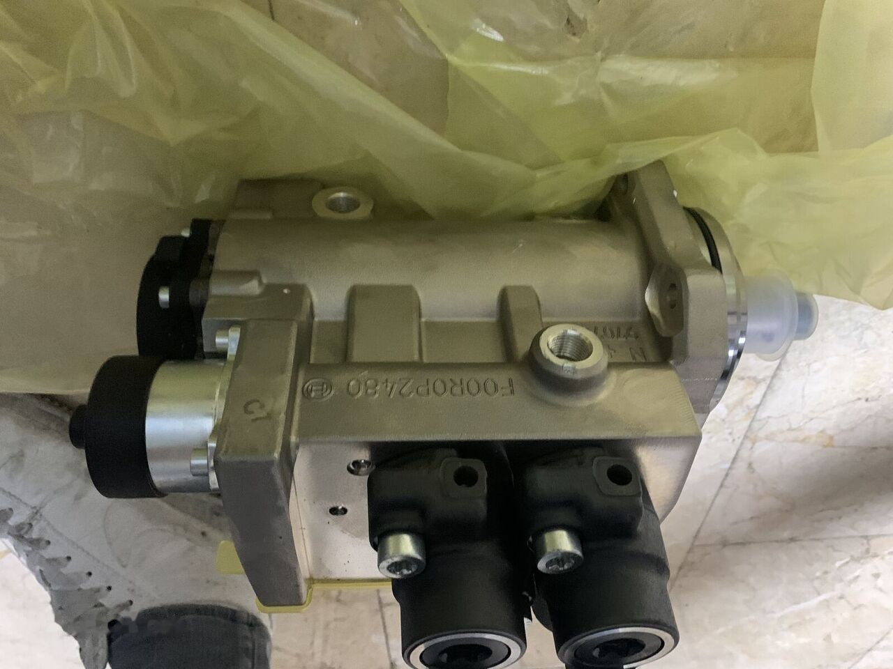 Bosch 0455020260 Mercedes-Benz 2017-2020 - Горивна помпа за Камион: снимка 1 Bosch 0455020260 Mercedes-Benz 2017-2020 - Горивна помпа за Камион: снимка 1