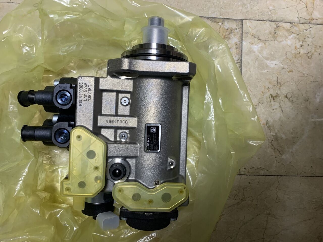 Bosch 0455020260 Mercedes-Benz 2017-2020 - Горивна помпа за Камион: снимка 3 Bosch 0455020260 Mercedes-Benz 2017-2020 - Горивна помпа за Камион: снимка 3