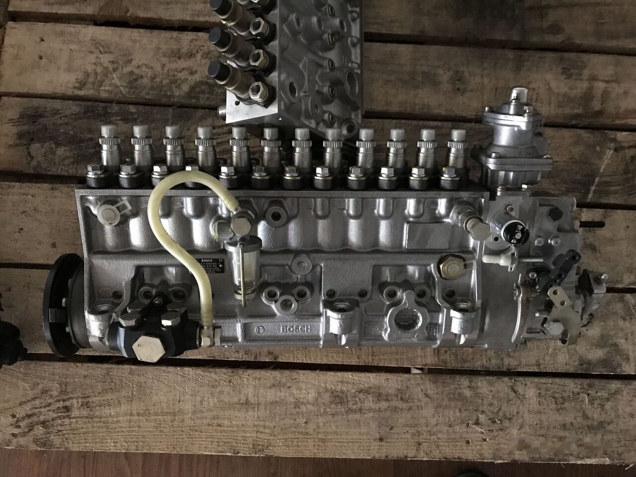 Bosch 2018 0402670812 Mercedes-Benz truck - Горивна помпа за Камион: снимка 1 Bosch 2018 0402670812 Mercedes-Benz truck - Горивна помпа за Камион: снимка 1