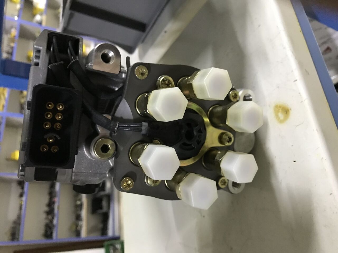 Bosch 2018 51111037590 MAN Hİ-EX - Горивна помпа за Камион: снимка 3 Bosch 2018 51111037590 MAN Hİ-EX - Горивна помпа за Камион: снимка 3